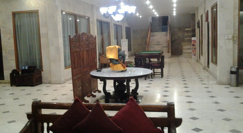 Oyo 2334 Melka Excelsior Hotel Singaraja  Exterior photo