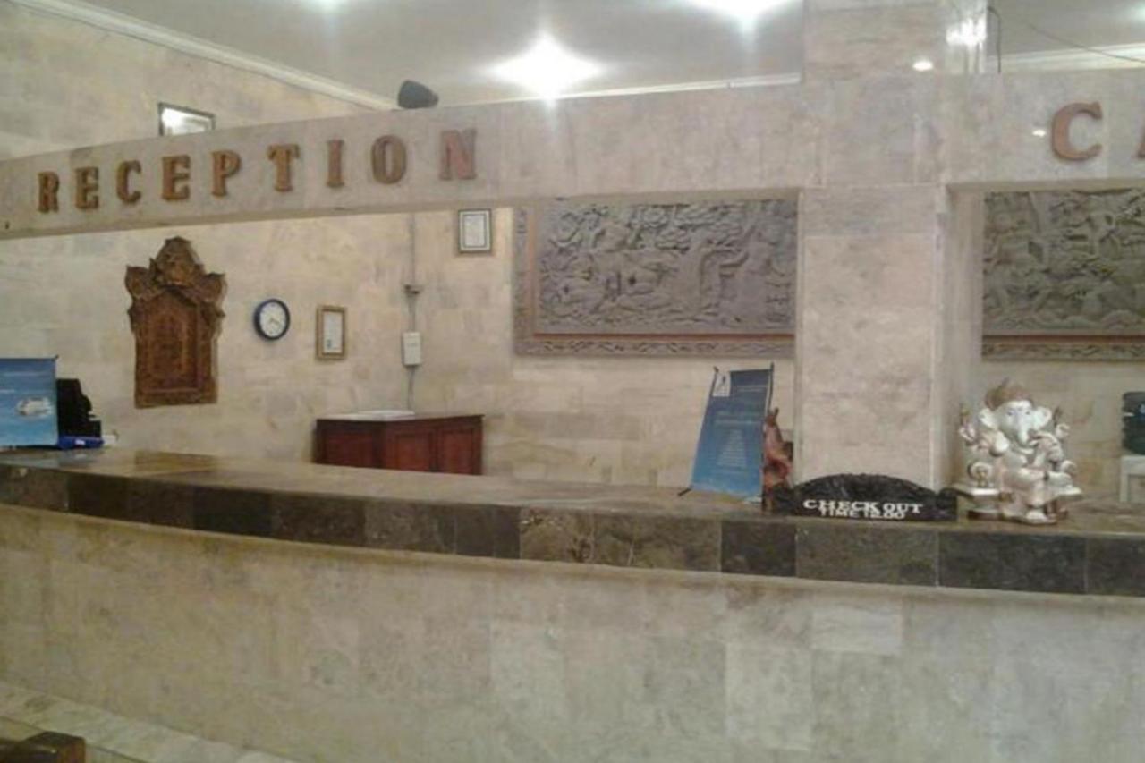 Oyo 2334 Melka Excelsior Hotel Singaraja  Exterior photo